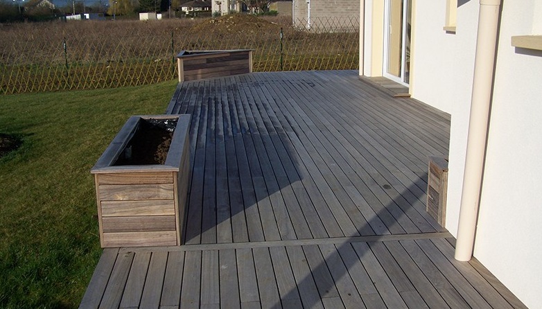 Tendances 2025 des terrasses en bois exotique en Moselle : ce qu’il faut absolument savoir avant de se lancer